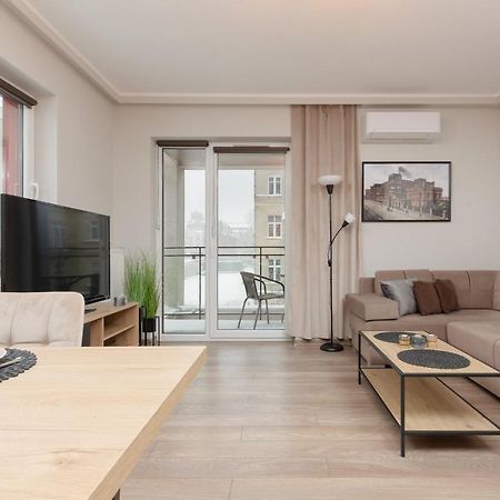 Modern One Bedroom Apartment With Parking In Lodz By Renters Prestige Bagian luar foto