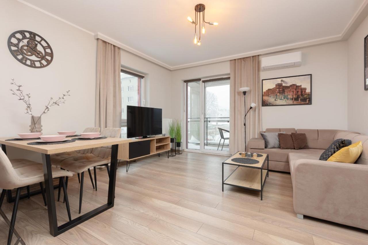 Modern One Bedroom Apartment With Parking In Lodz By Renters Prestige Bagian luar foto