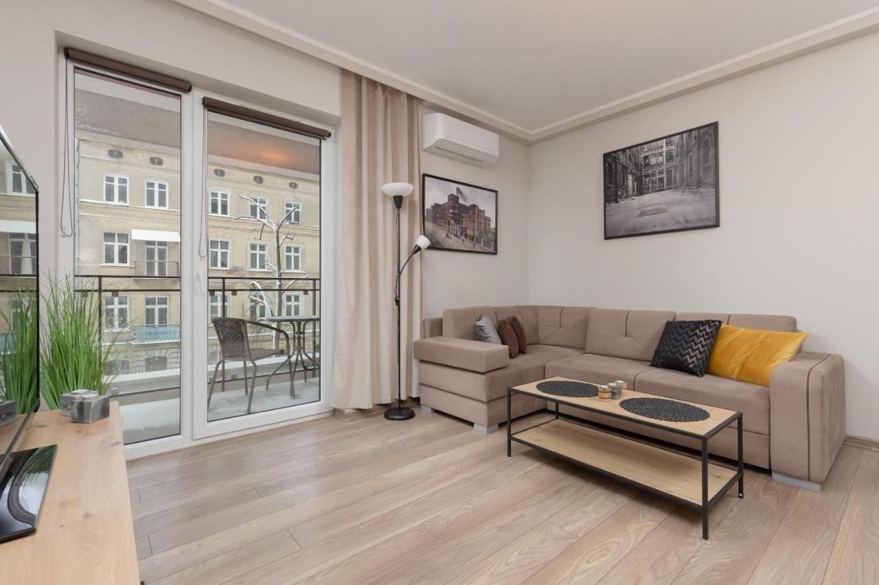 Modern One Bedroom Apartment With Parking In Lodz By Renters Prestige Bagian luar foto