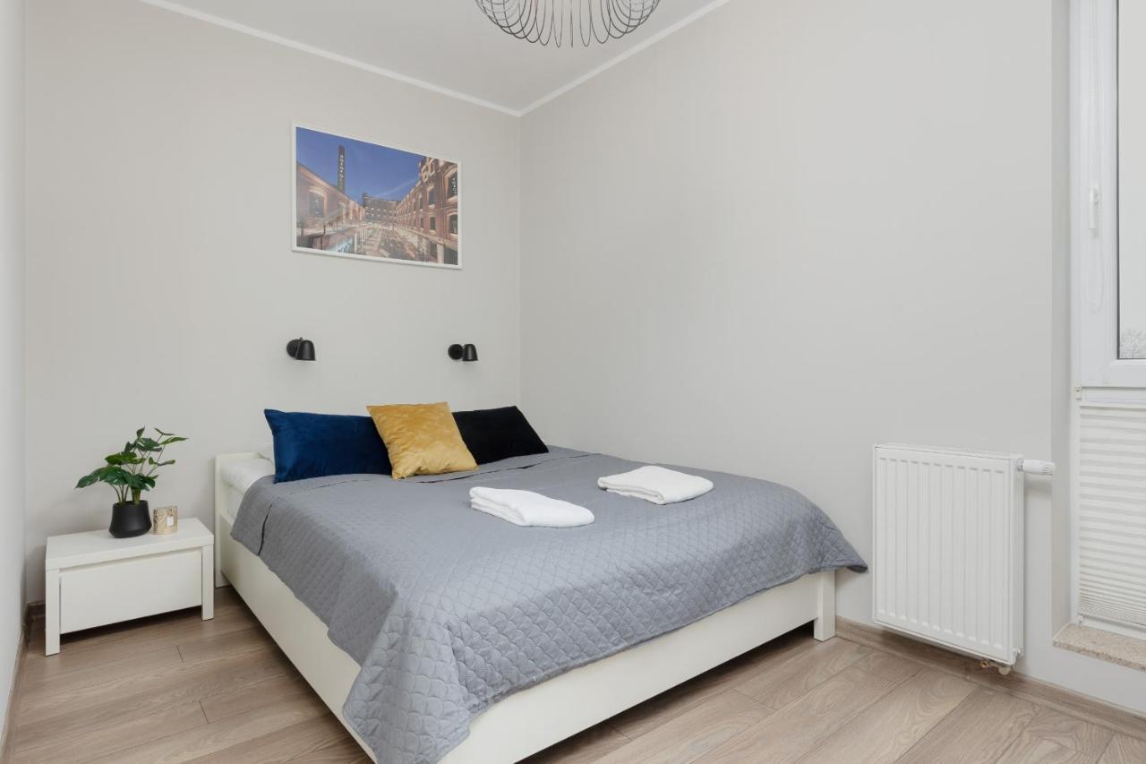 Modern One Bedroom Apartment With Parking In Lodz By Renters Prestige Bagian luar foto