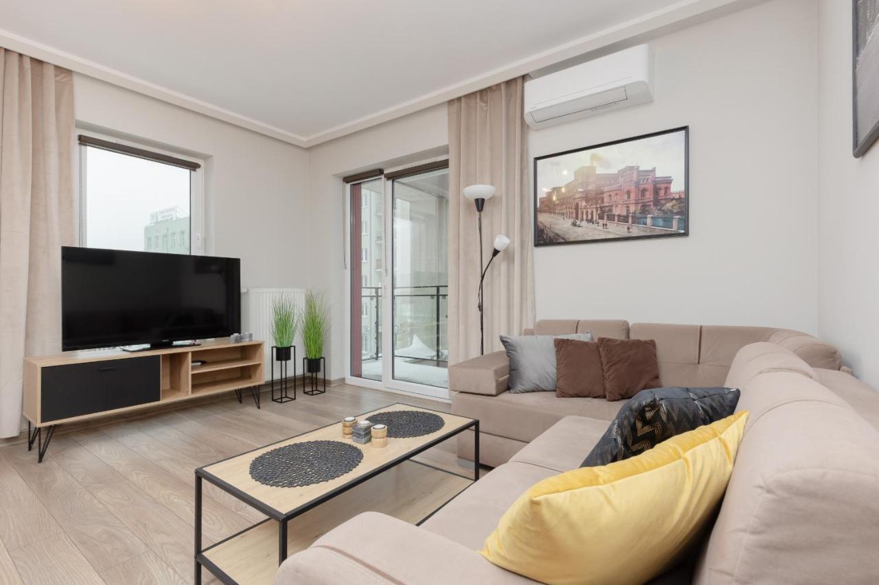 Modern One Bedroom Apartment With Parking In Lodz By Renters Prestige Bagian luar foto