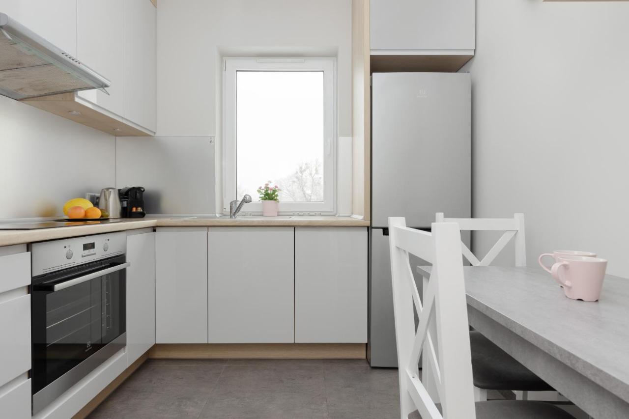 Modern One Bedroom Apartment With Parking In Lodz By Renters Prestige Bagian luar foto