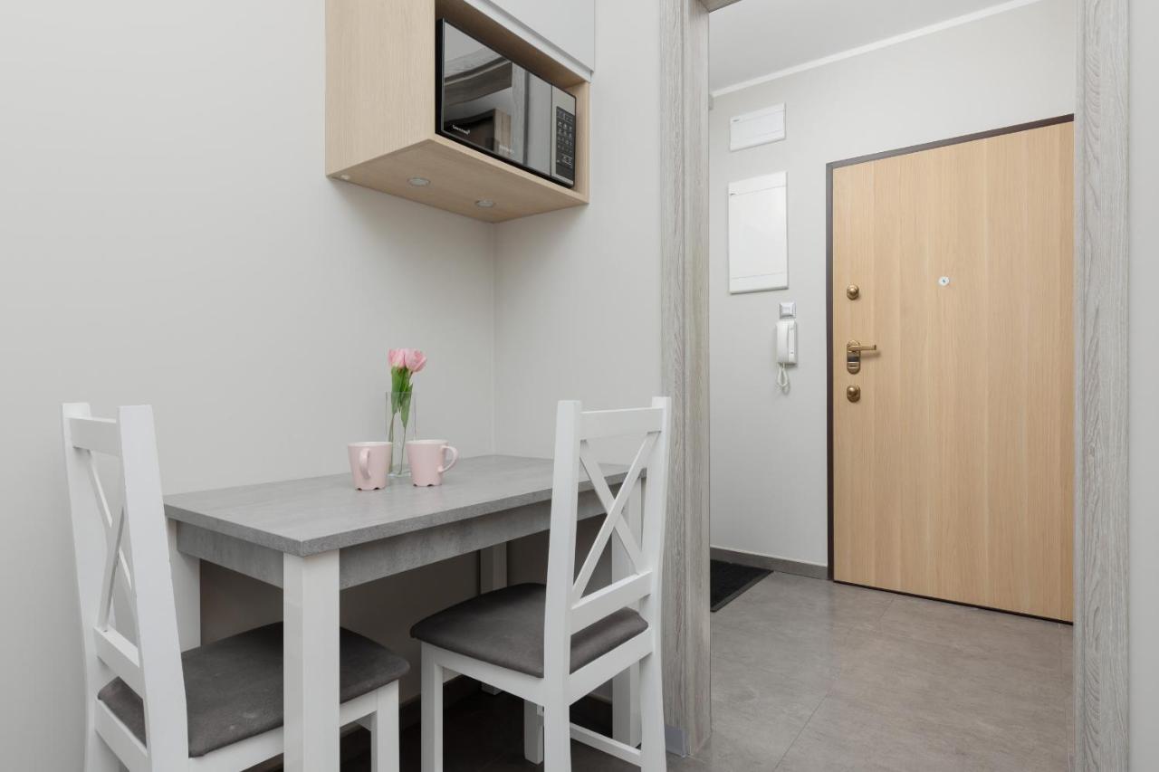 Modern One Bedroom Apartment With Parking In Lodz By Renters Prestige Bagian luar foto